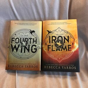 Fourth wing and iron flame books in excellent condition.